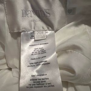 Wedding dress SERIOUS INQUIRIES ONLY!!!